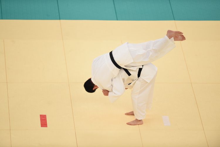 东体：海港计划1月中旬收队，俱乐部会评估合同到期球员